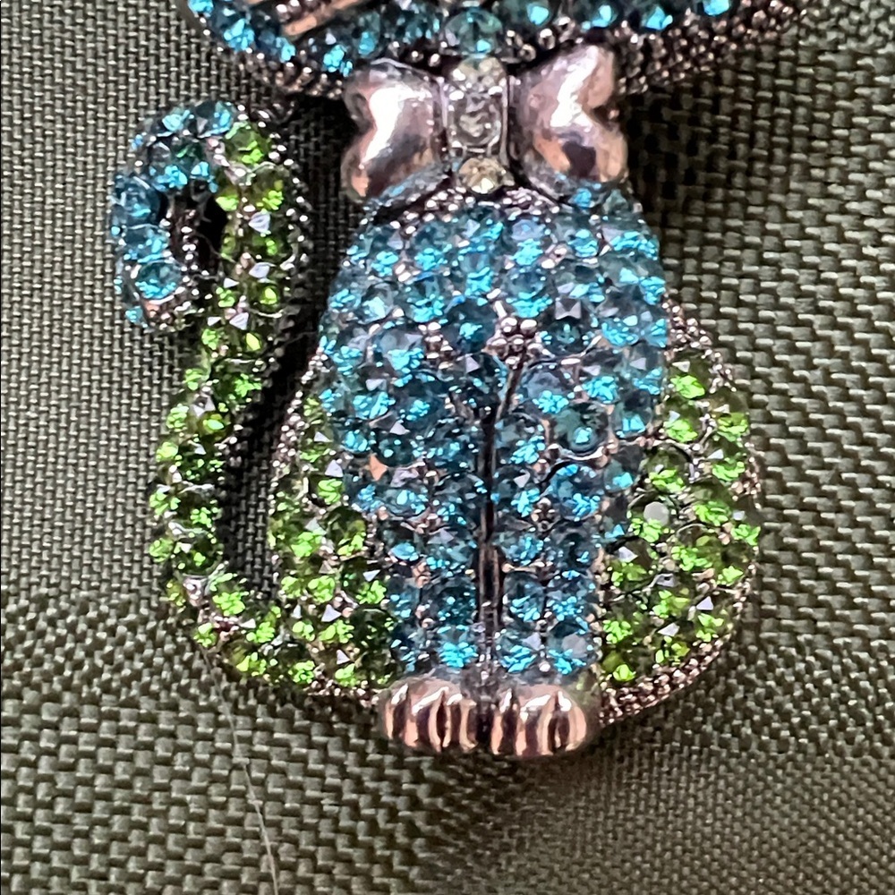 Sparkling Blue & Green Cat Brooch - Crystal Encrusted Cat Pin - Picture 3 of 7